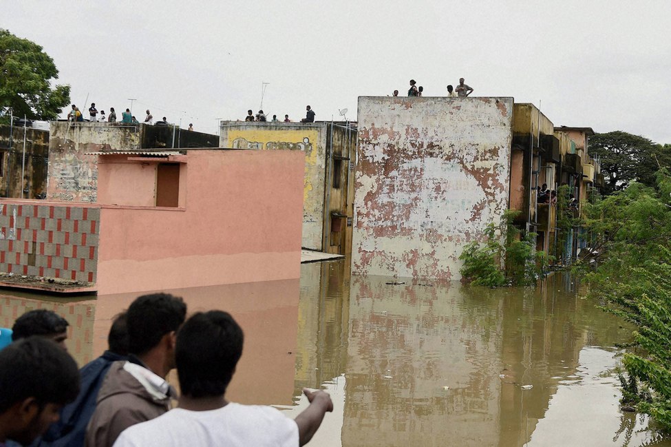 thequint-2015-12-b81042f6-947f-4f1f-b23d-d40d5de60951-Chennai-Rains5_PTI